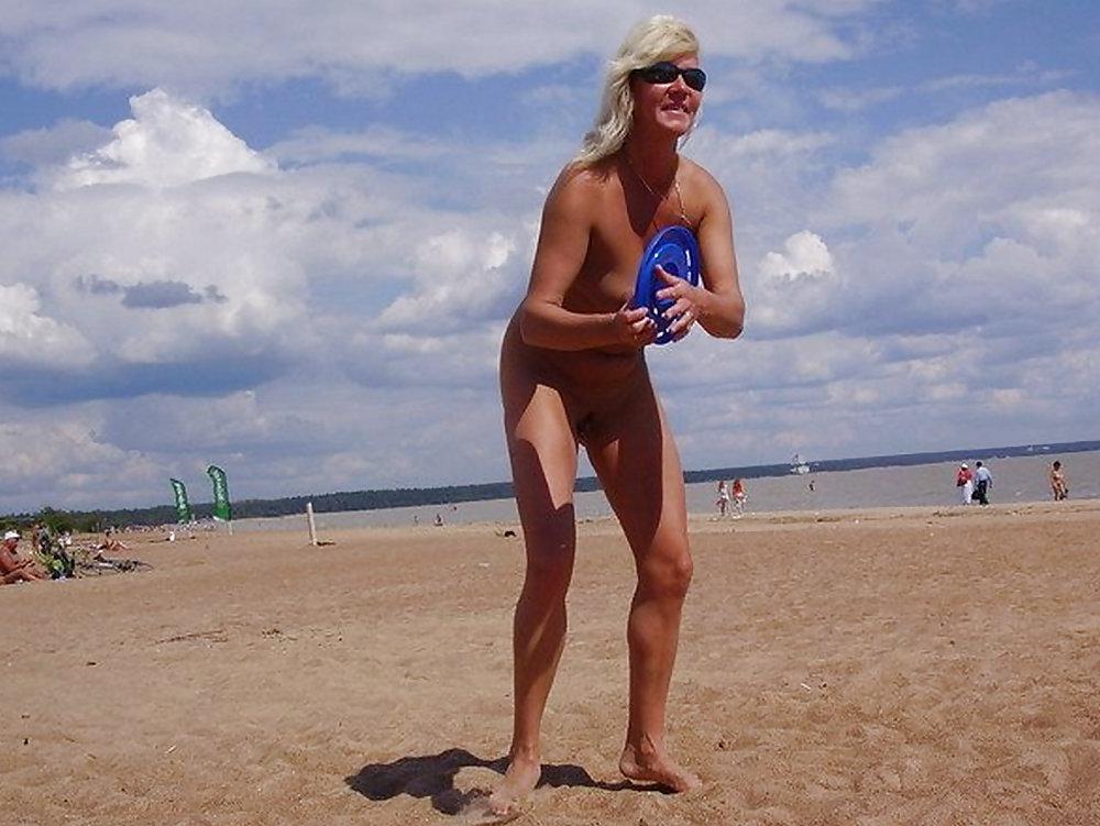 21P Playing on the beach