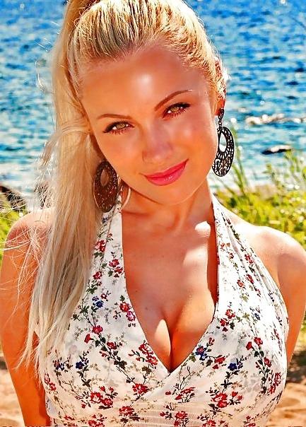 15P Busty Russian Woman 1240