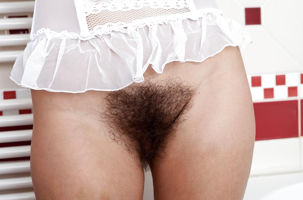 25P From the Moshe Files: Fresh Pussy Ready To Eat