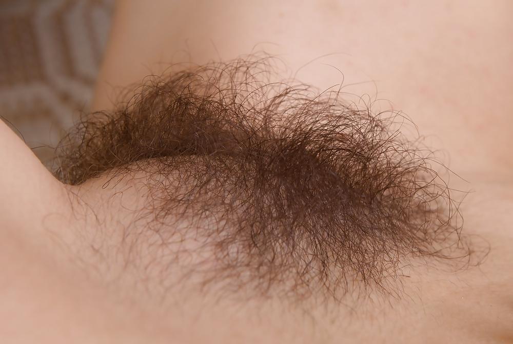 25P From the Moshe Files: Fresh Pussy Ready To Eat