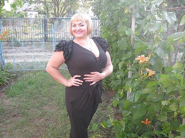 14P Busty Russian Woman 1247