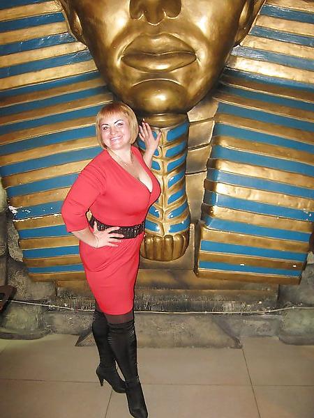 14P Busty Russian Woman 1247