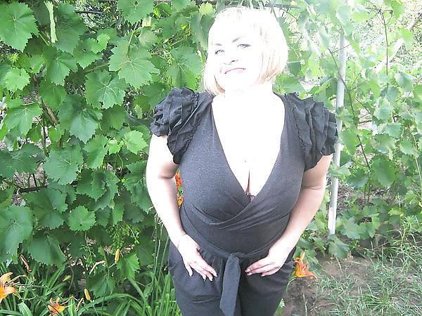 14P Busty Russian Woman 1247