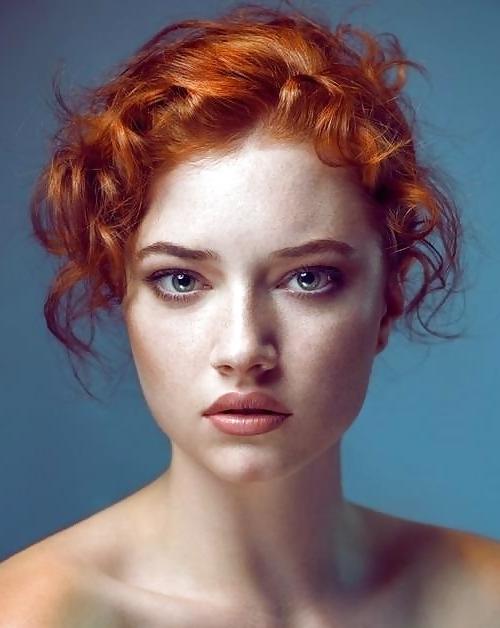 25P Blue-eyed-Red-haired