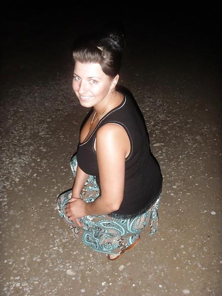 9P Busty Russian Woman 985