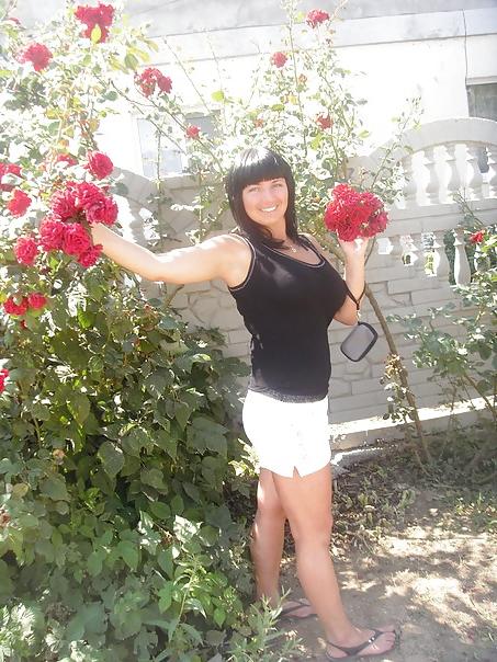 9P Busty Russian Woman 985