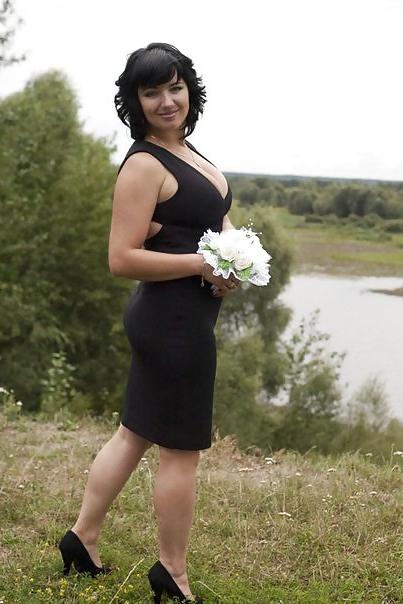 9P Busty Russian Woman 985