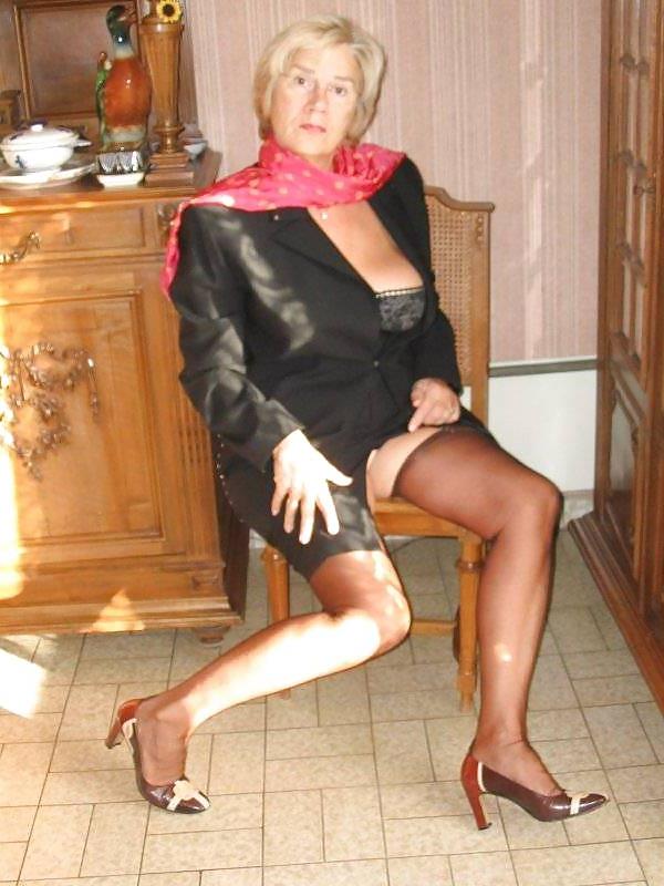 25P Mature Beauty - Annick 41