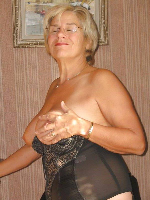 25P Mature Beauty - Annick 41