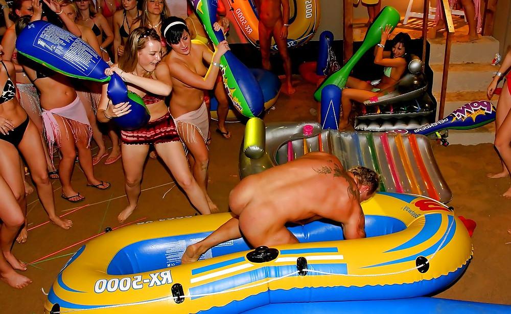 25P Some party porn pics
