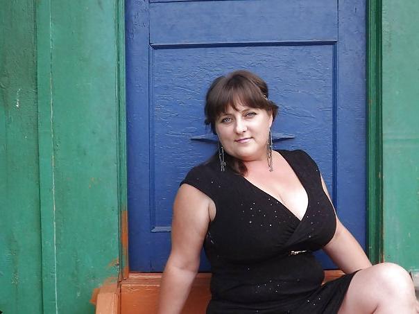 15P Busty Russian Woman 1267
