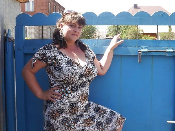 15P Busty Russian Woman 1267