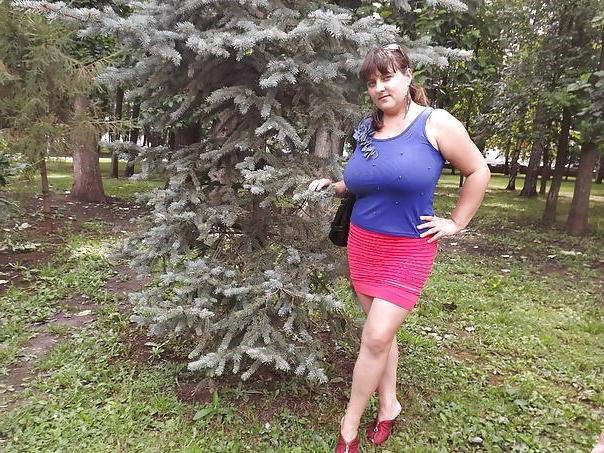 15P Busty Russian Woman 1267