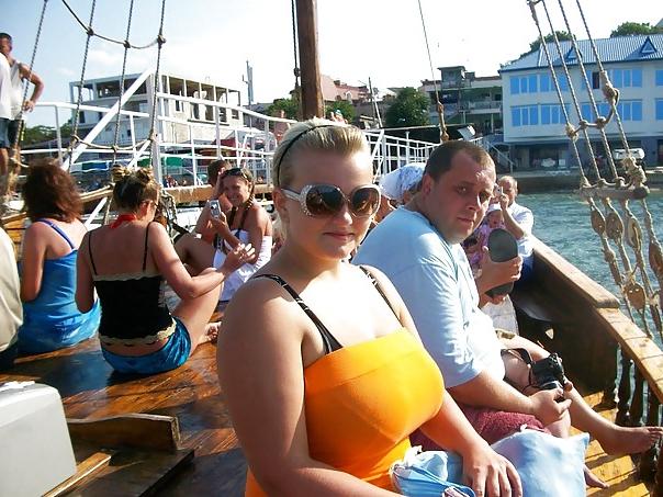 21P Busty Russian Woman 998