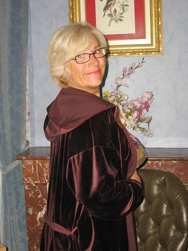25P Mature Beauty - Annick 47