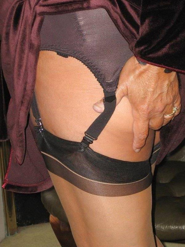 25P Mature Beauty - Annick 47