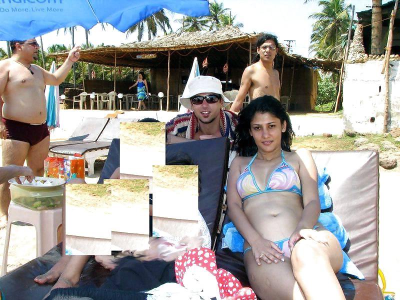 9P Pool side desi