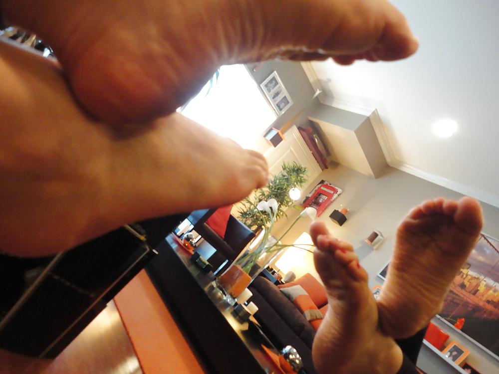 8P MIRROR,MIRROR on the wall (Foot Fetish)
