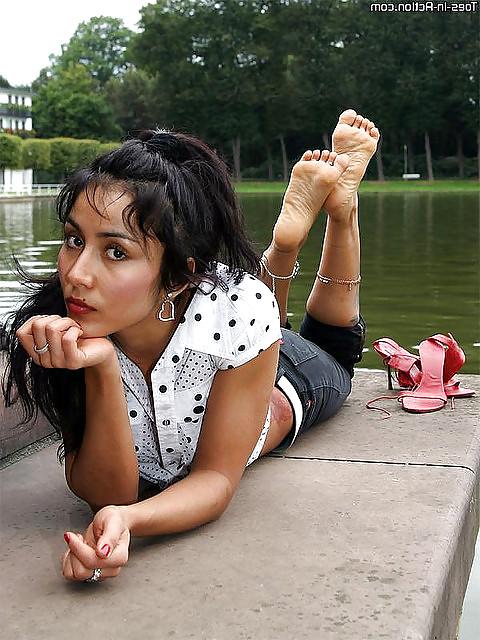 25P Foot Fetish - Soles