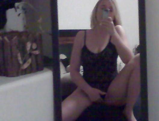 21P Blonde MILF Self Shots