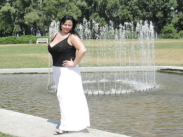 19P Busty Russian Woman 962