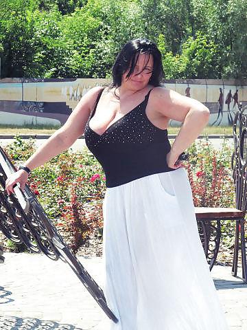 19P Busty Russian Woman 962