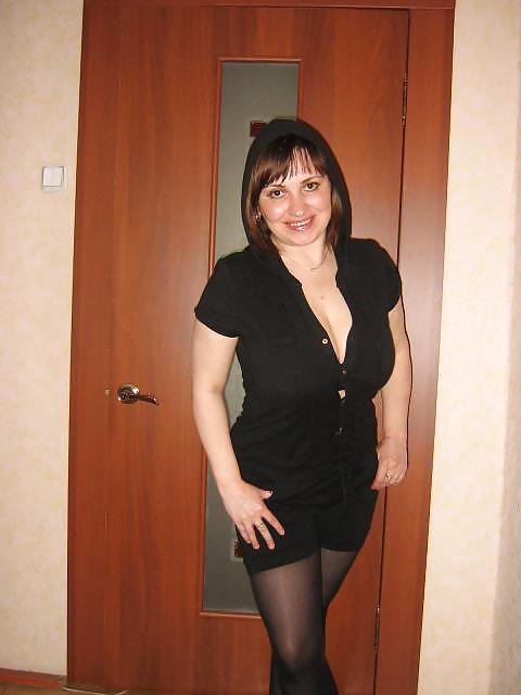 9P Busty Russian Woman 1295