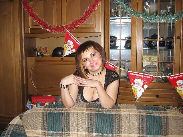 9P Busty Russian Woman 1295