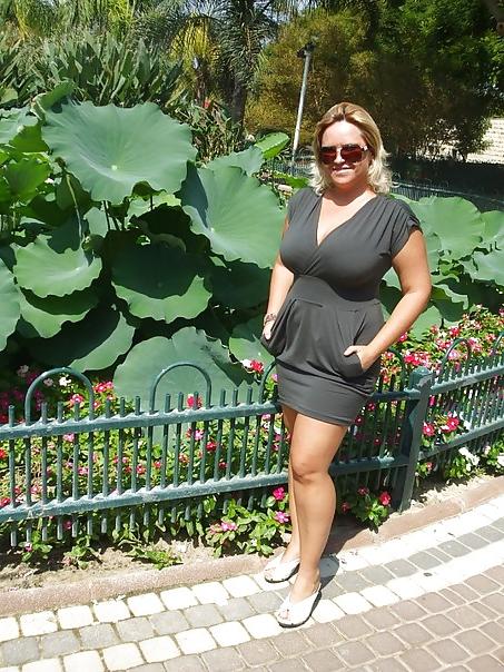12P Busty Russian Woman 1015
