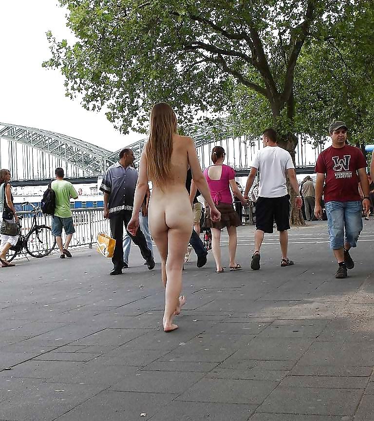 25P Public Nude Girls 4