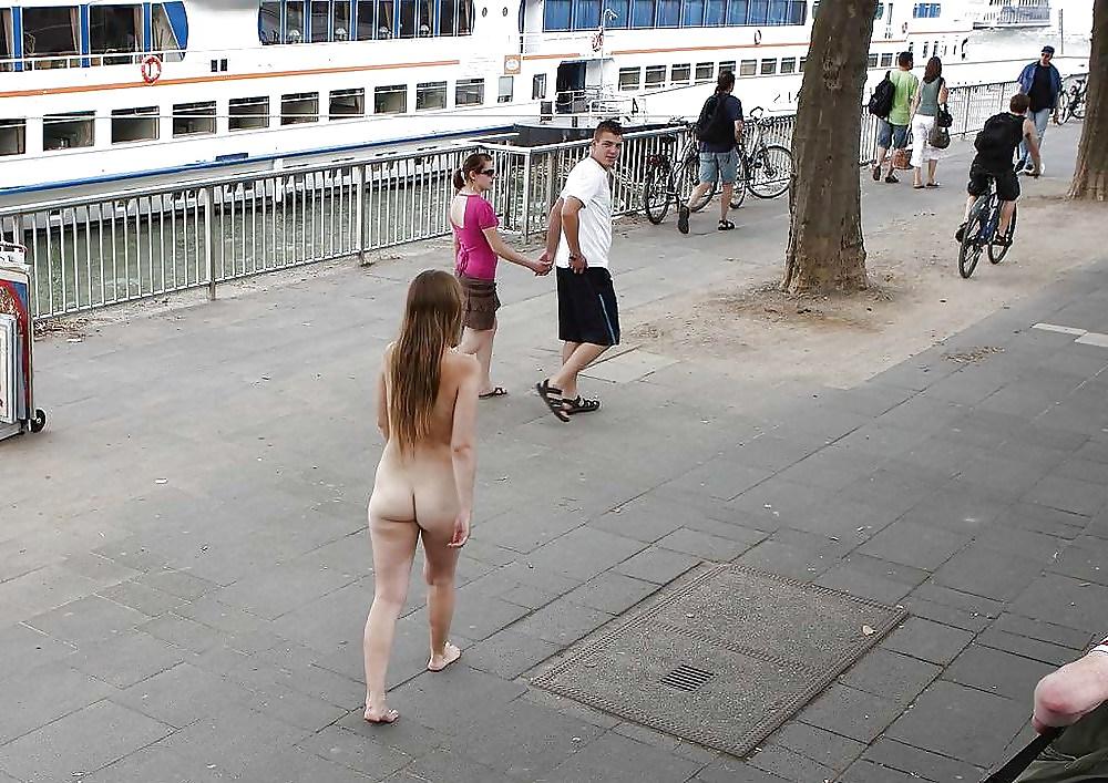 25P Public Nude Girls 4