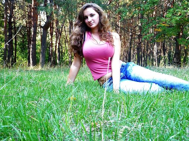 13P Busty Russian Woman 569