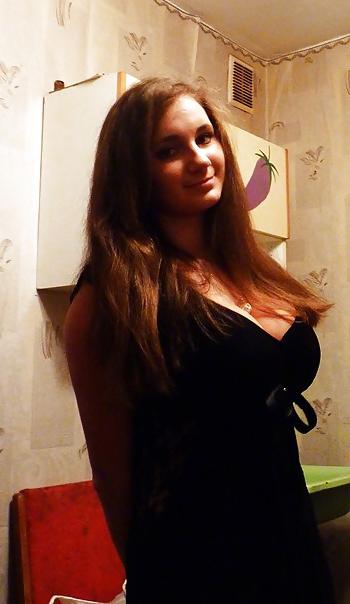 13P Busty Russian Woman 569