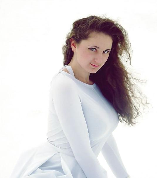 13P Busty Russian Woman 569