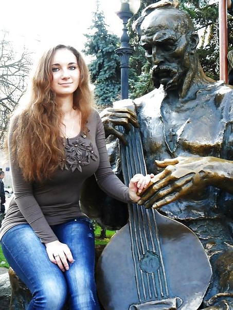 13P Busty Russian Woman 569