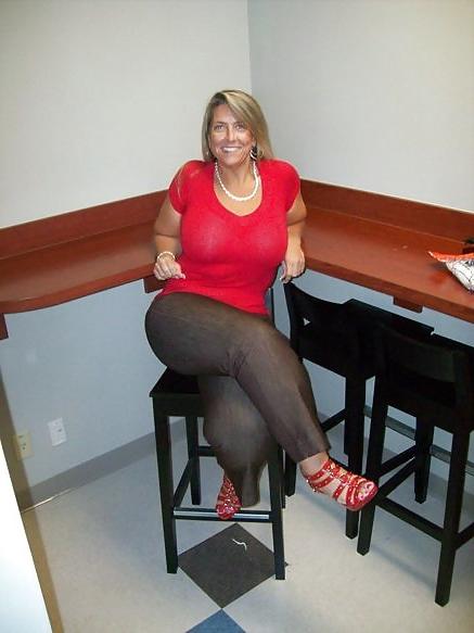 25P Moms person's friendal and full figure pics