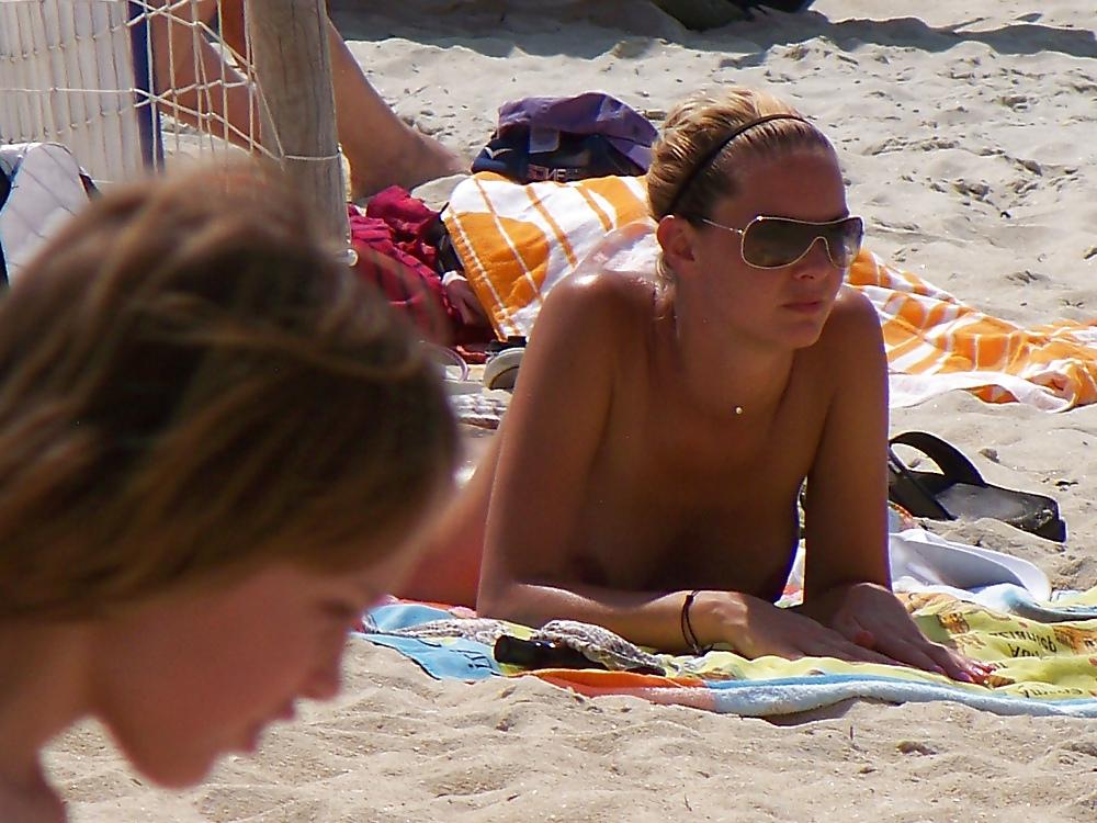 21P Topless beach