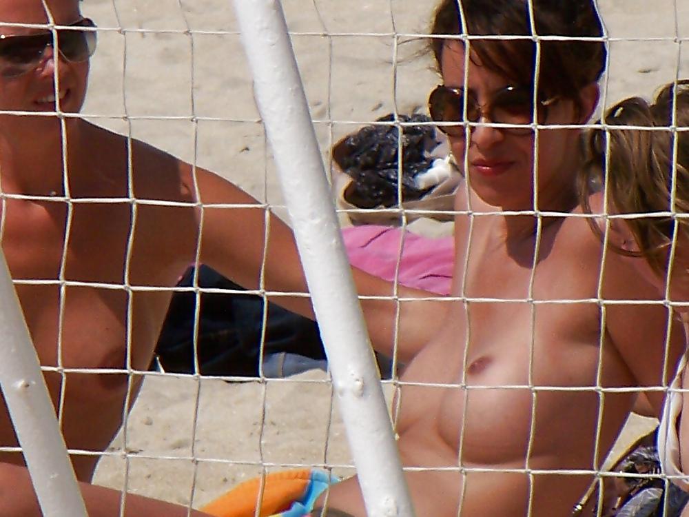 21P Topless beach