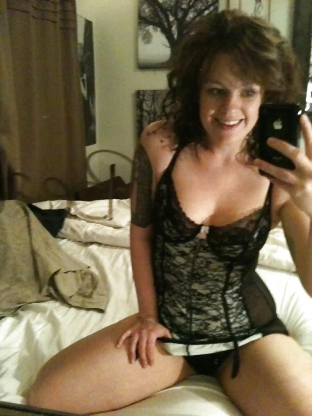 9P Young Milf Self Shot