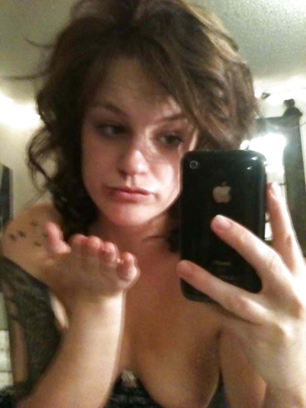 9P Young Milf Self Shot