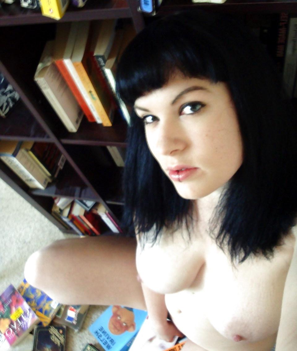 15P Viola - Self Shot In Library