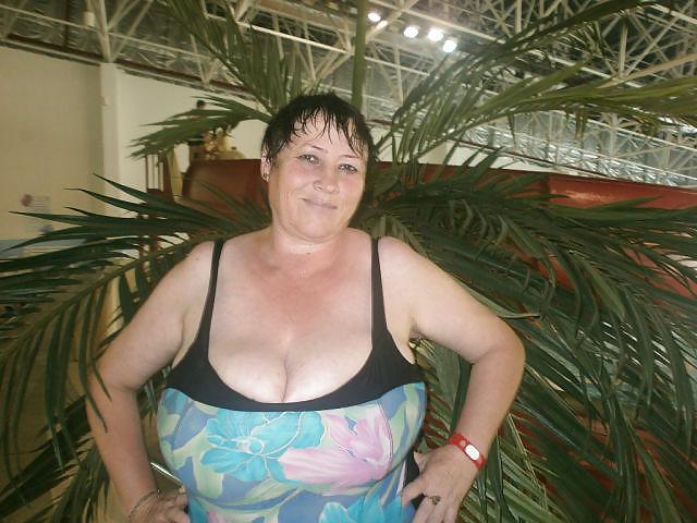 20P Busty Russian Woman 1316