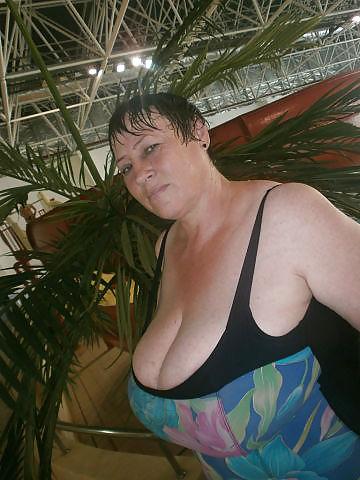 20P Busty Russian Woman 1316