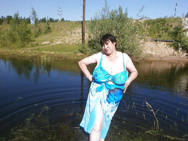 20P Busty Russian Woman 1316