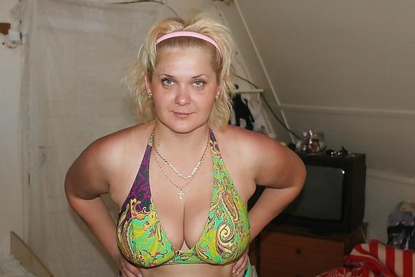 10P Busty Russian Woman 1033