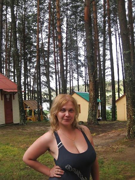 10P Busty Russian Woman 1033