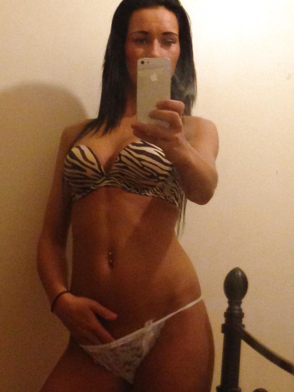 25P UK Slutz Selfshot