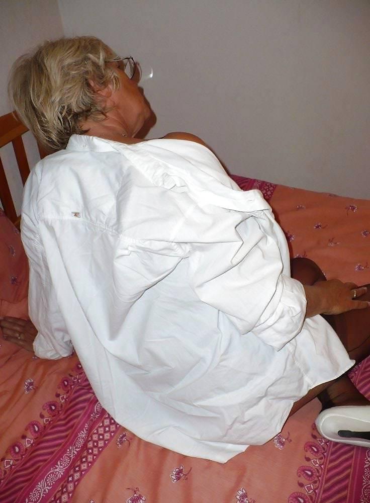 25P Mature Beauty - Annick 52