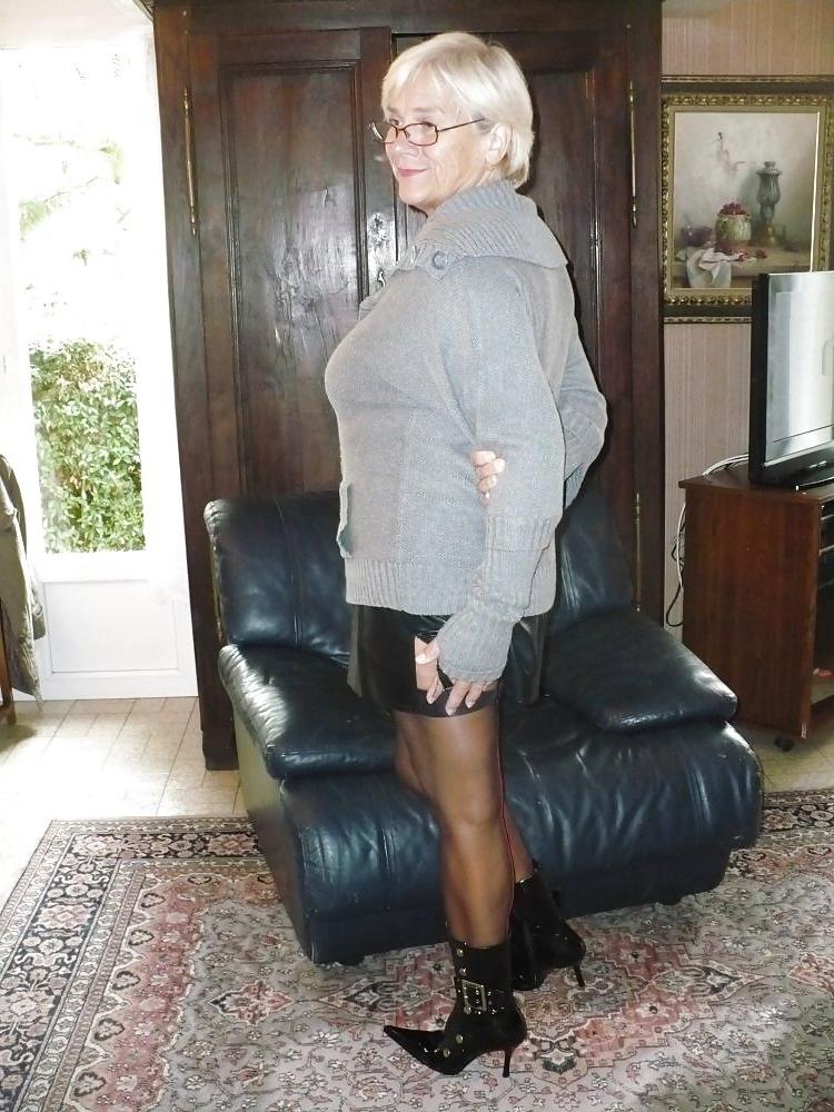 25P Mature Beauty - Annick 55