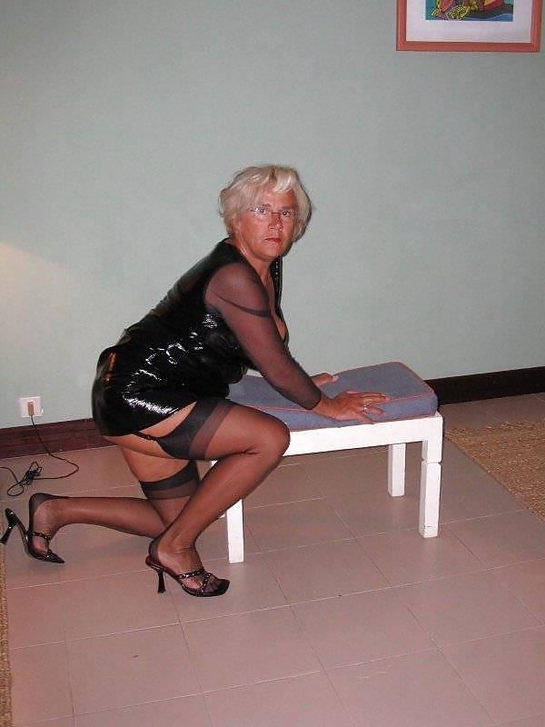 25P Mature Beauty - Annick 60